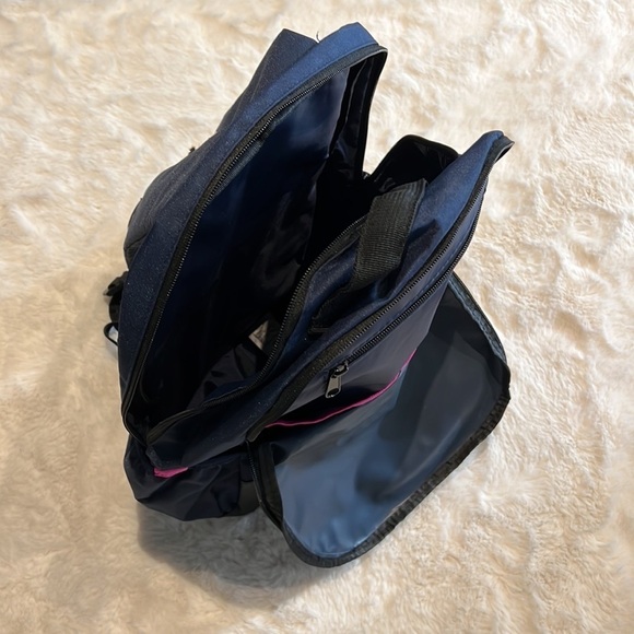 NWT unisex backpack - Picture 4 of 4